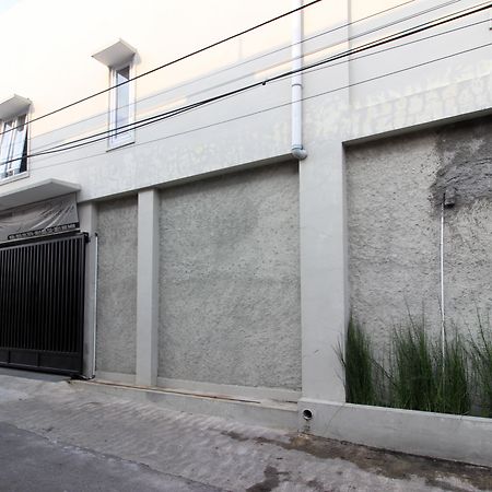 Reddoorz Plus Near Upn Jogjakarta 2 Maguwo Екстериор снимка