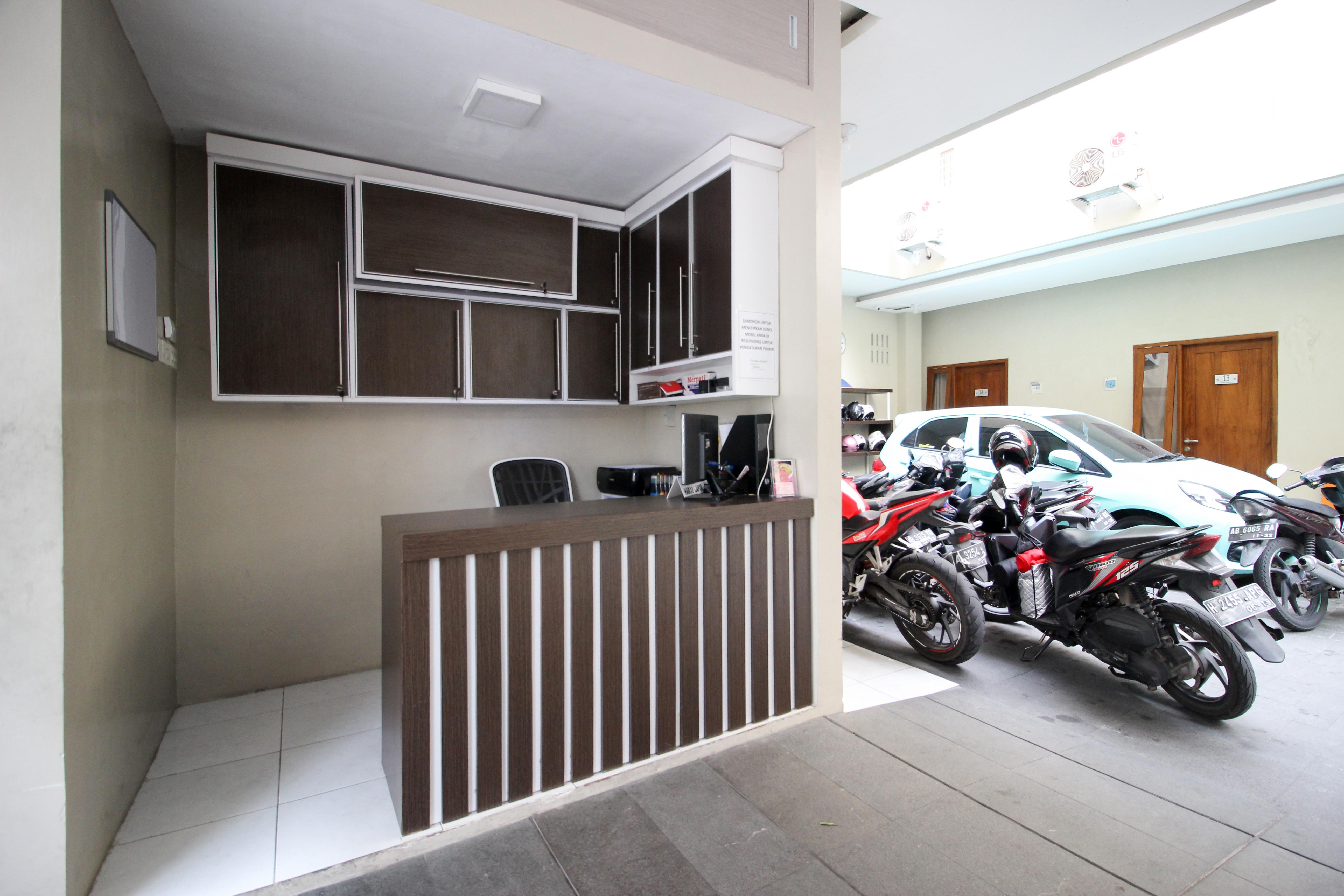 Reddoorz Plus Near Upn Jogjakarta 2 Maguwo Екстериор снимка